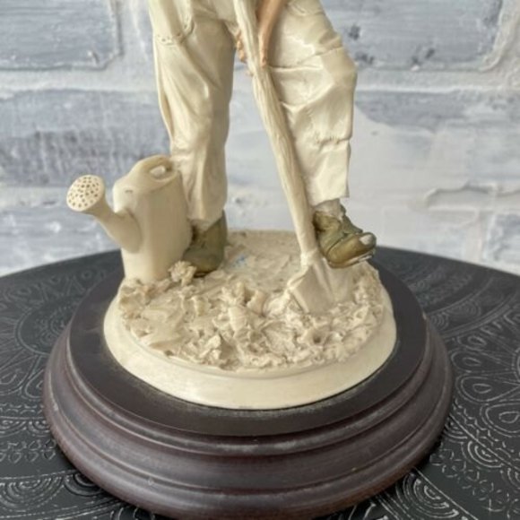 Vittario Tessaro By ADL  Little Boy Digging / Garden Figurine - Picture 4 of 11